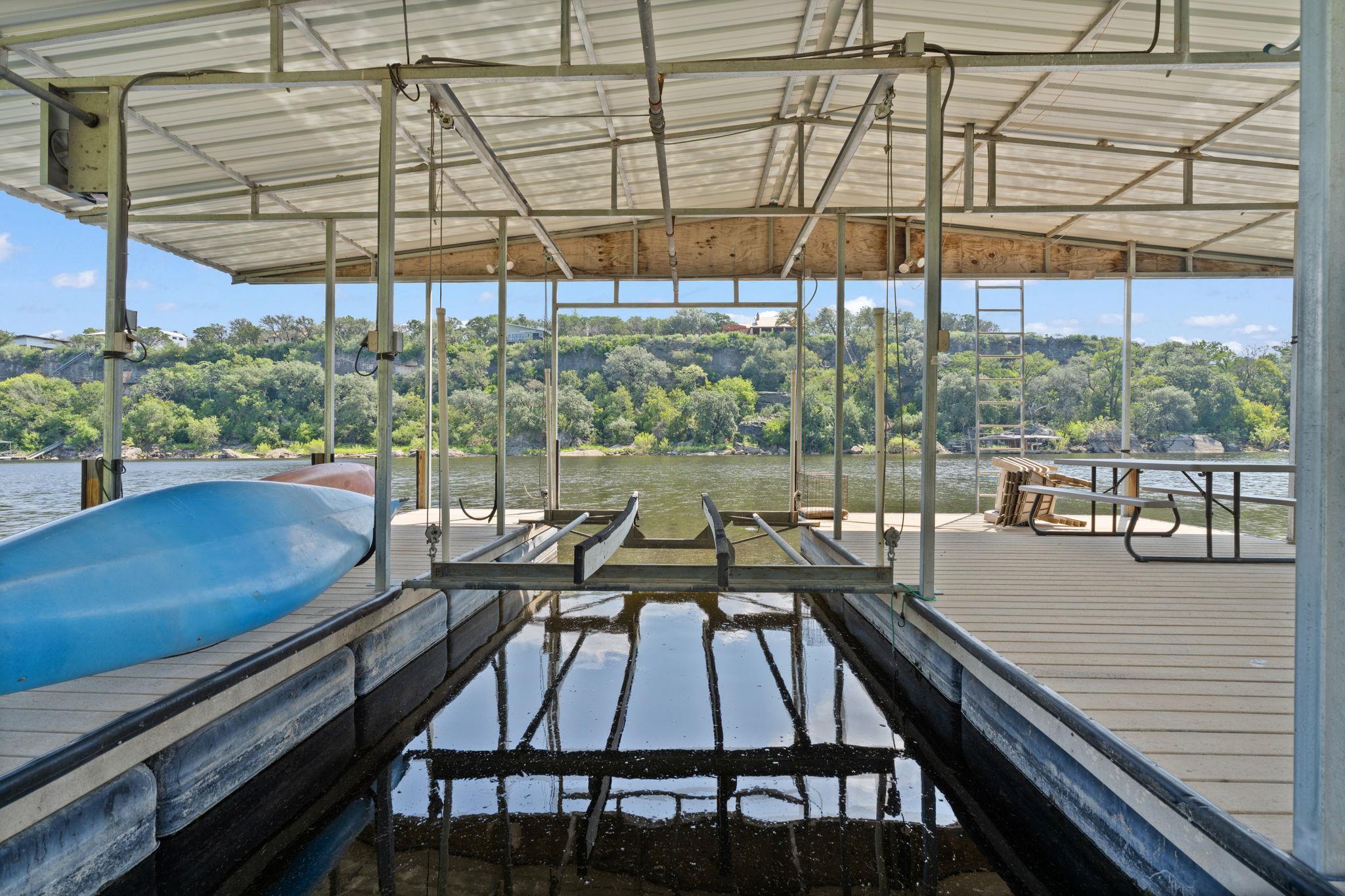 1517 Likeness Rd, Spicewood, TX 78669