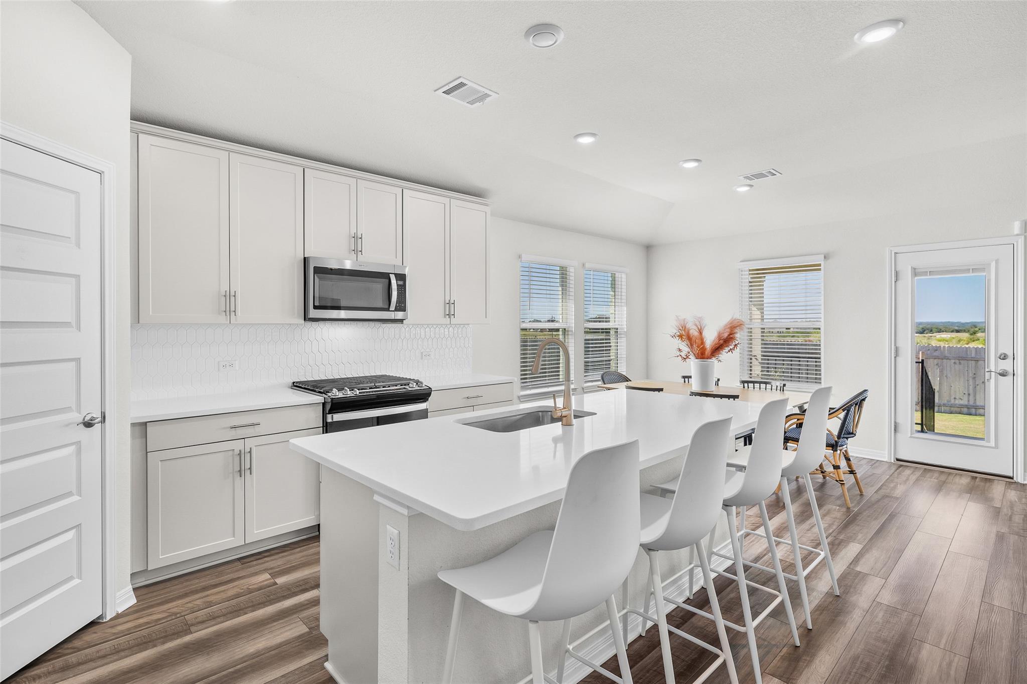 101 Skyview Farm Ln, Liberty Hill, TX 78642