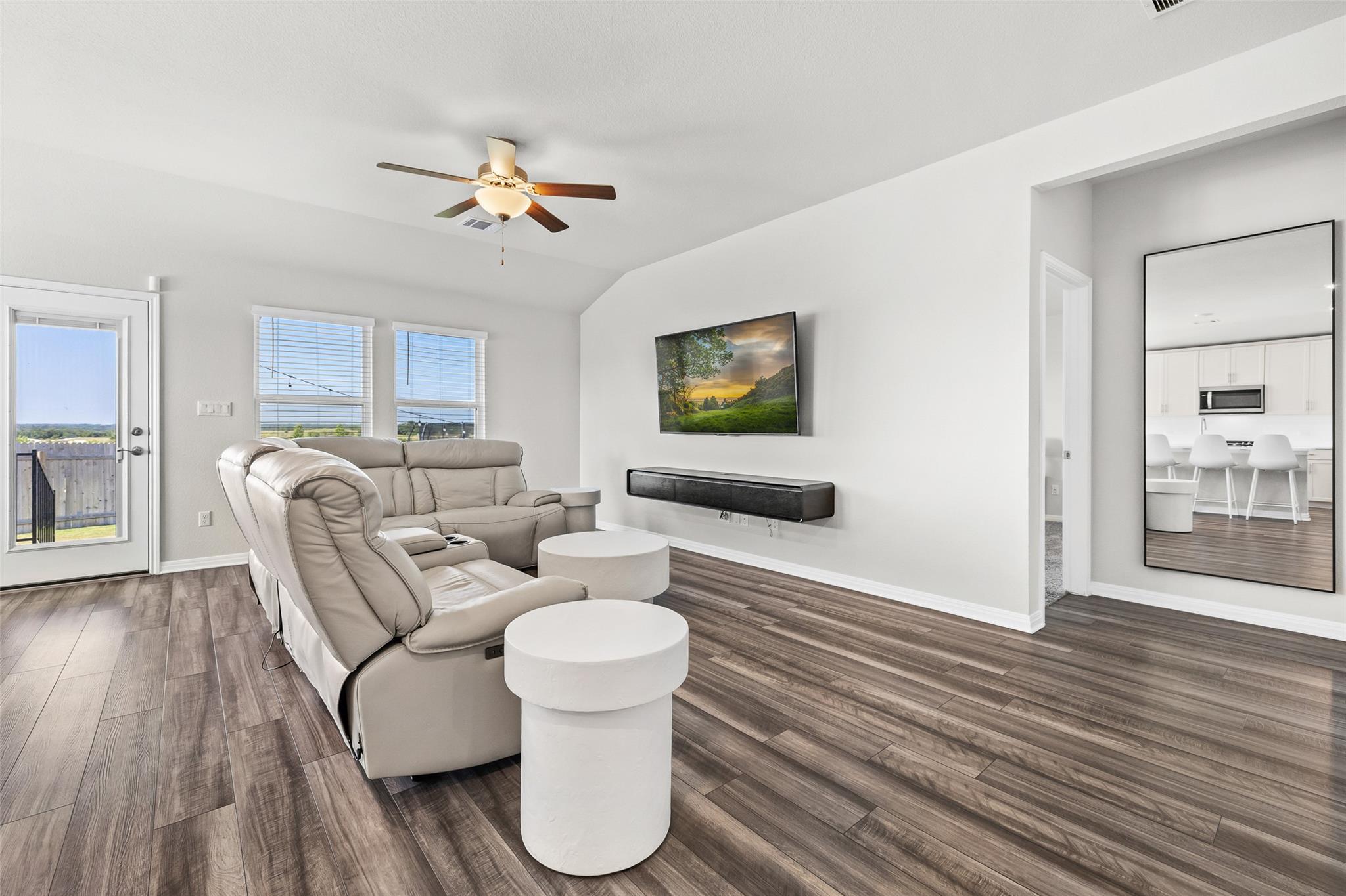 101 Skyview Farm Ln, Liberty Hill, TX 78642