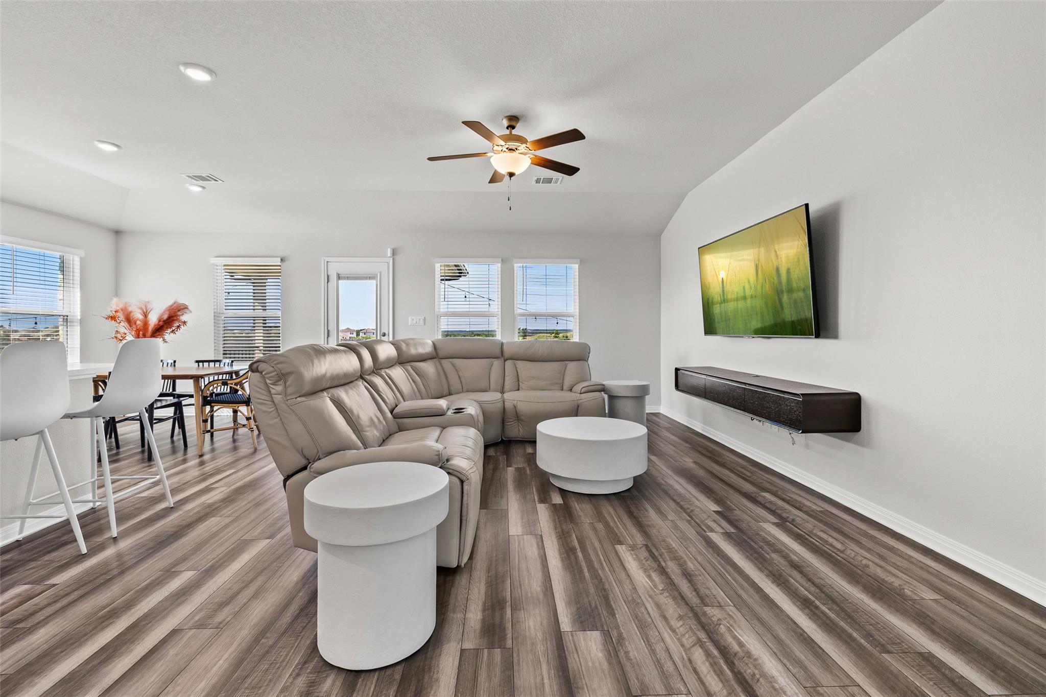 101 Skyview Farm Ln, Liberty Hill, TX 78642