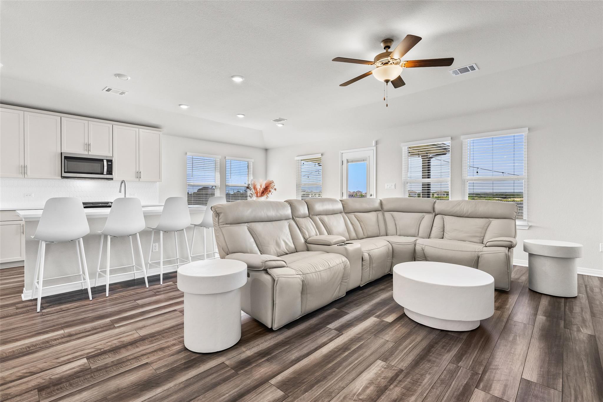 101 Skyview Farm Ln, Liberty Hill, TX 78642