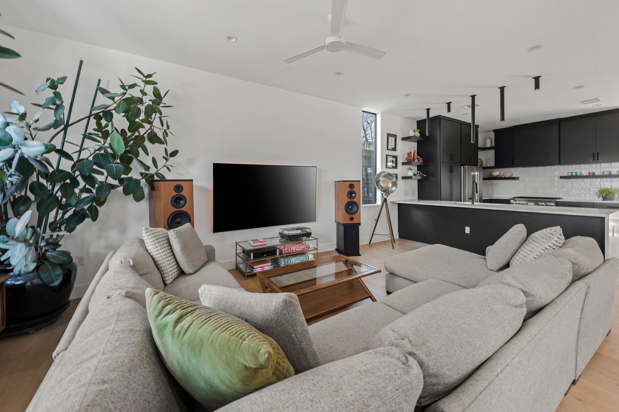 1301 Deloney St, Austin, TX 78721