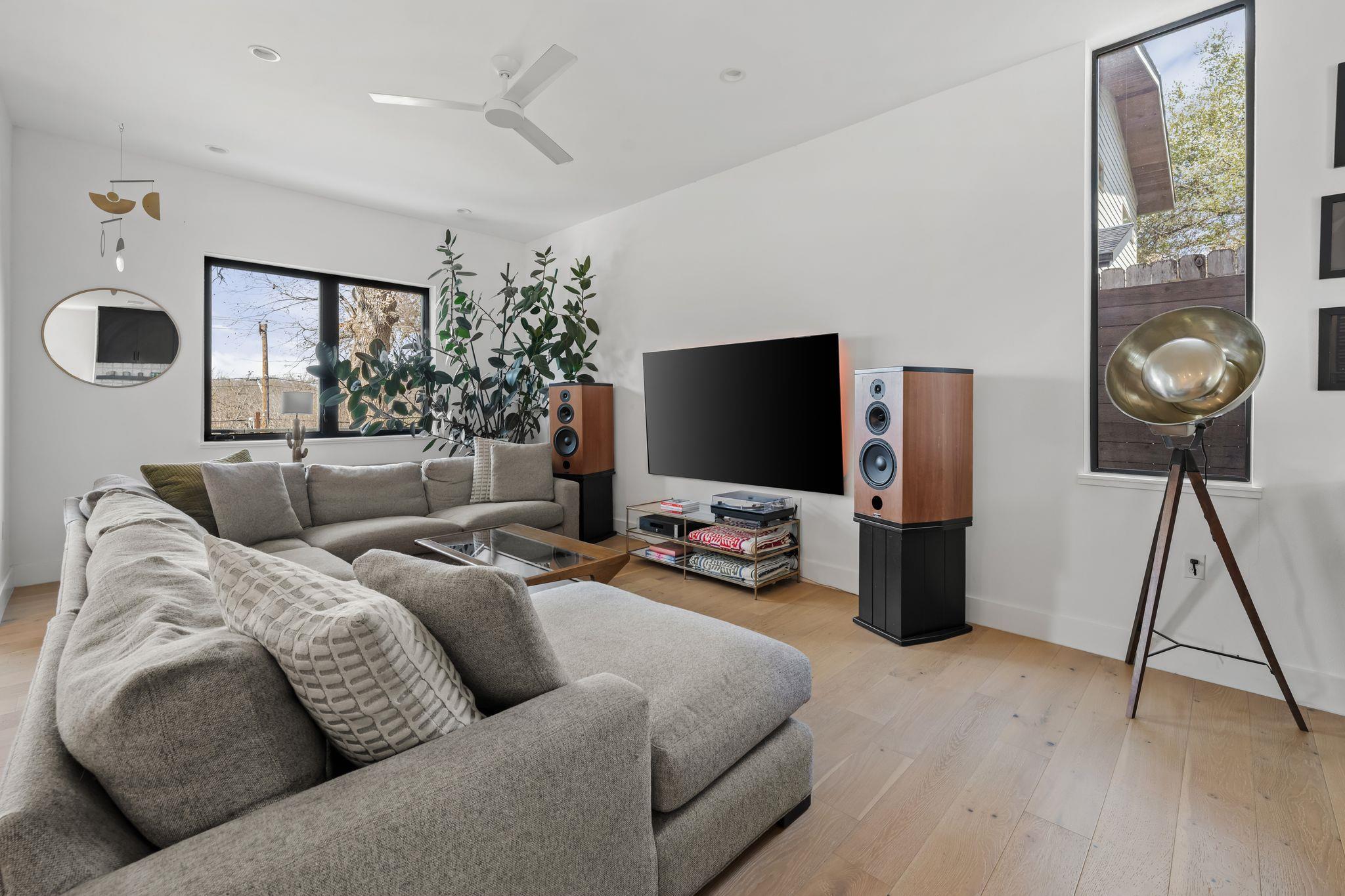 1301 Deloney St, Austin, TX 78721