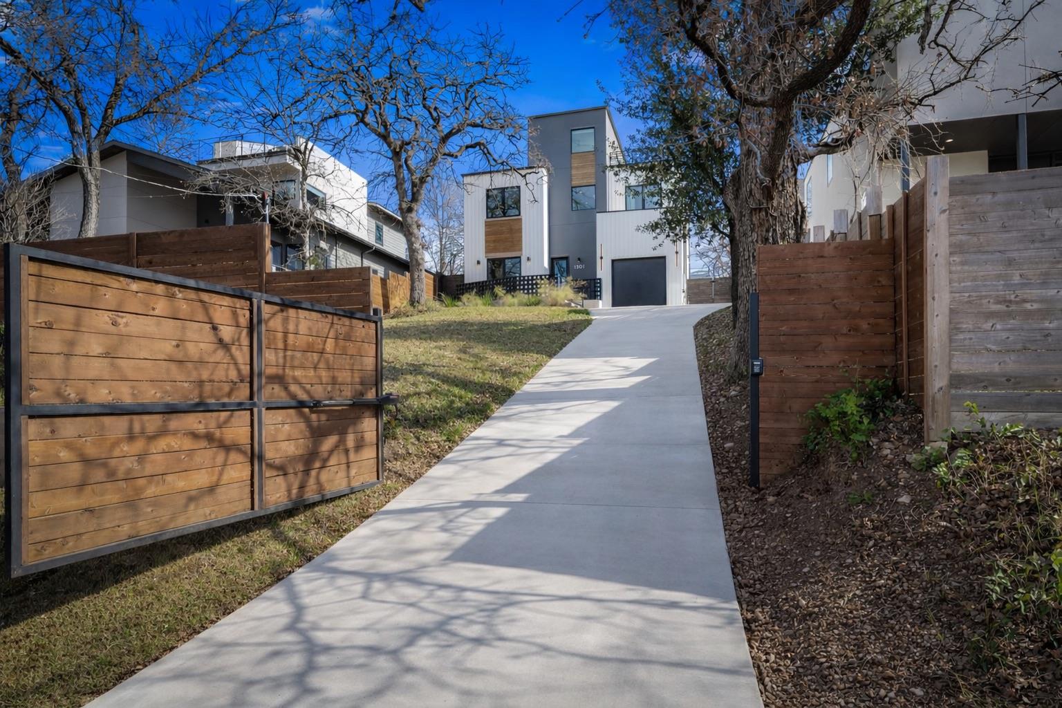 1301 Deloney St, Austin, TX 78721