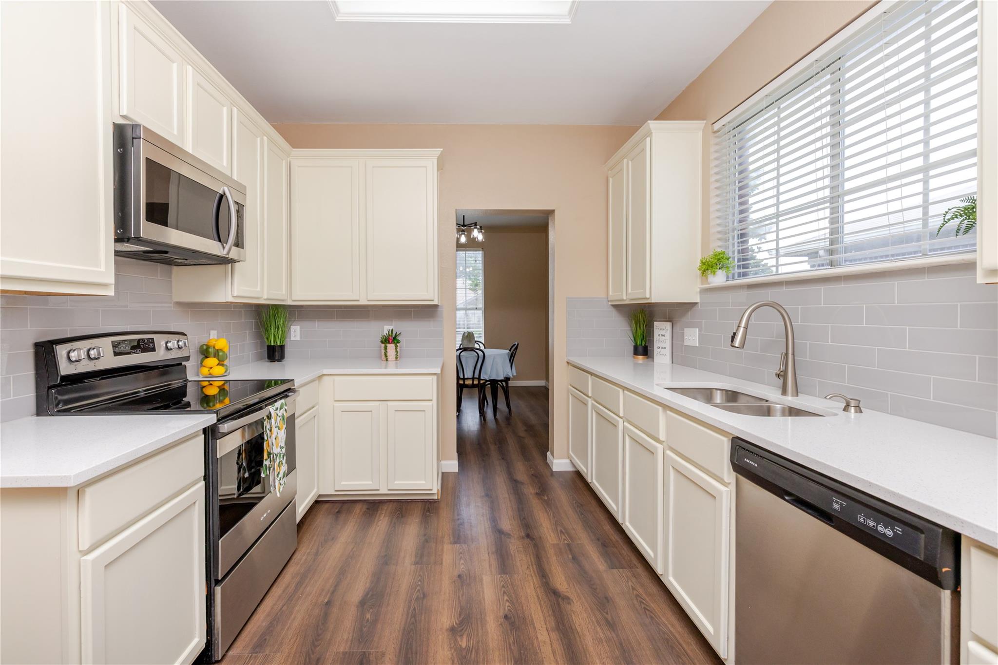 1110 Disraeli Cir, Pflugerville, TX 78660