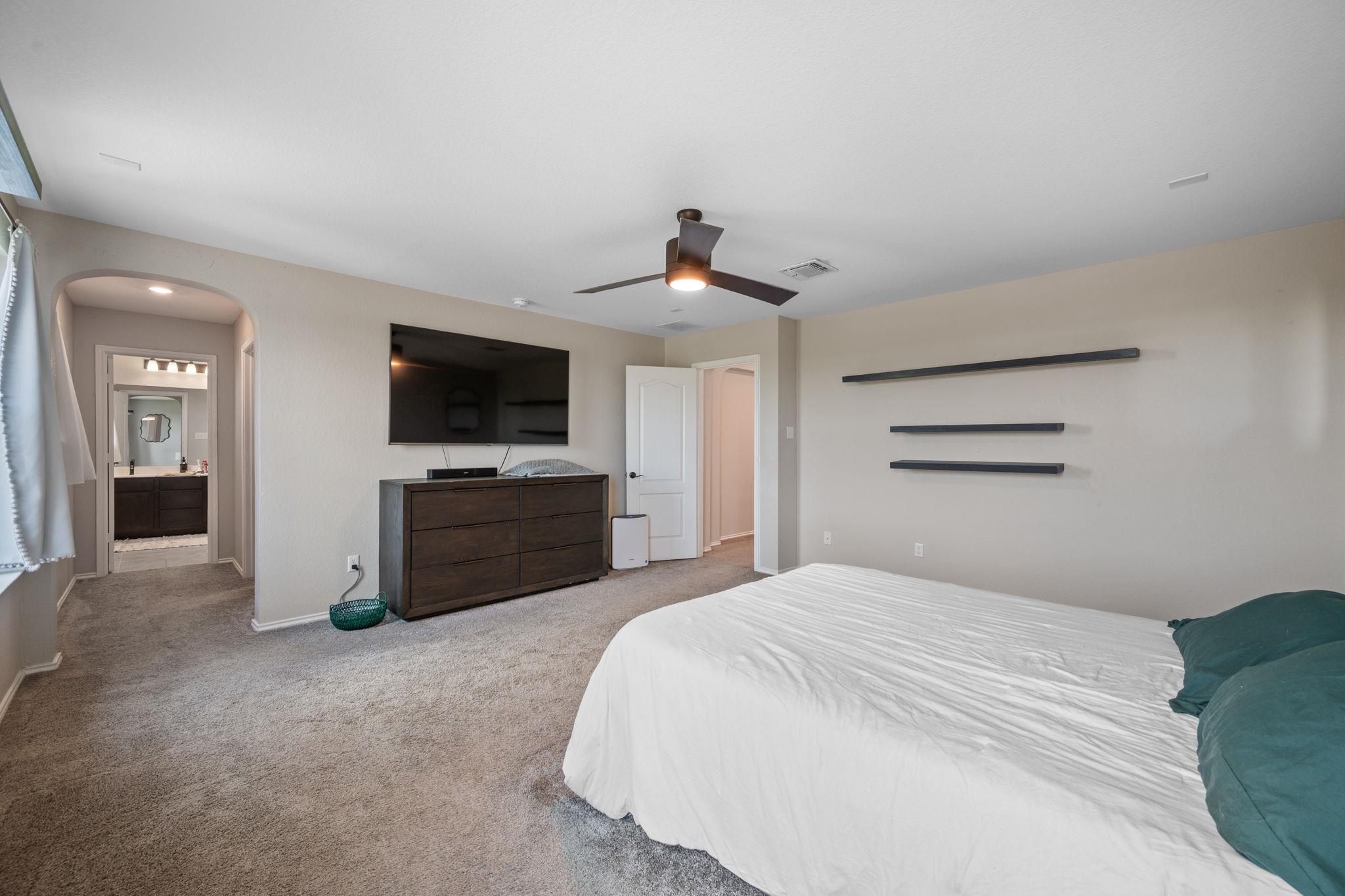 325 Fort William St, Hutto, TX 78634