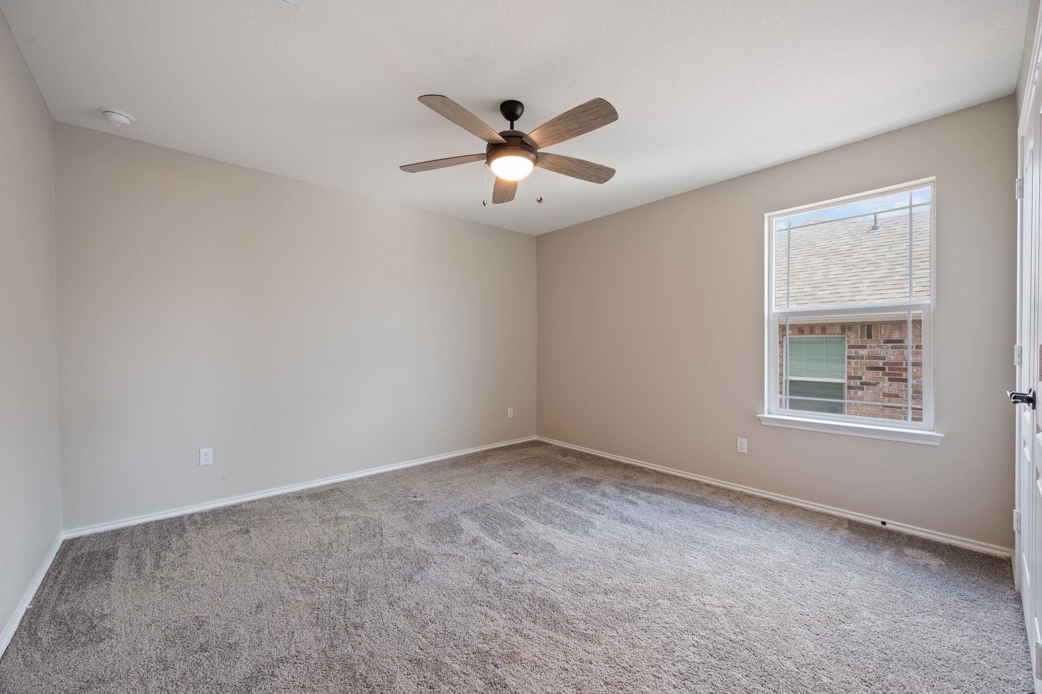 325 Fort William St, Hutto, TX 78634