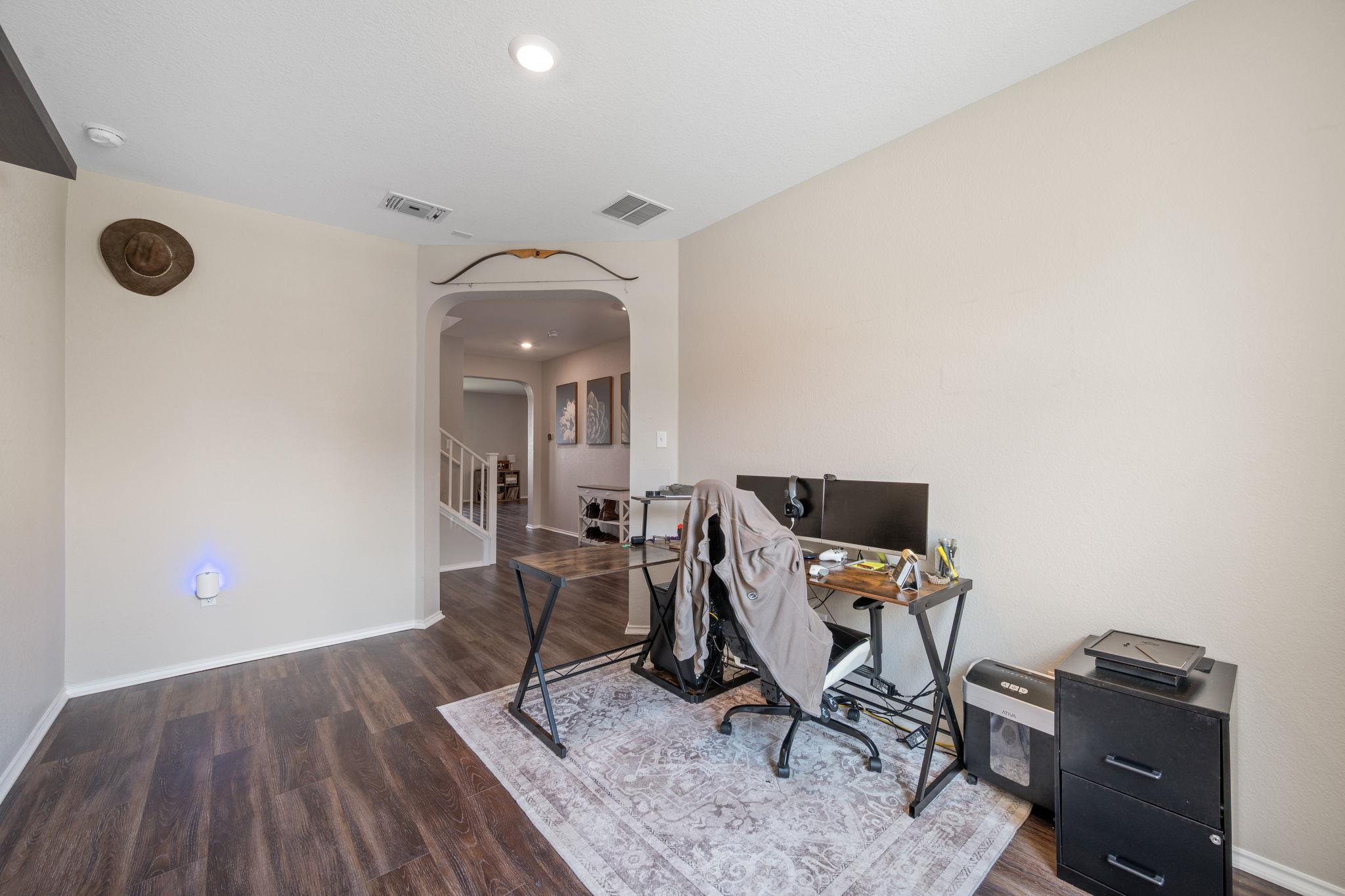 325 Fort William St, Hutto, TX 78634