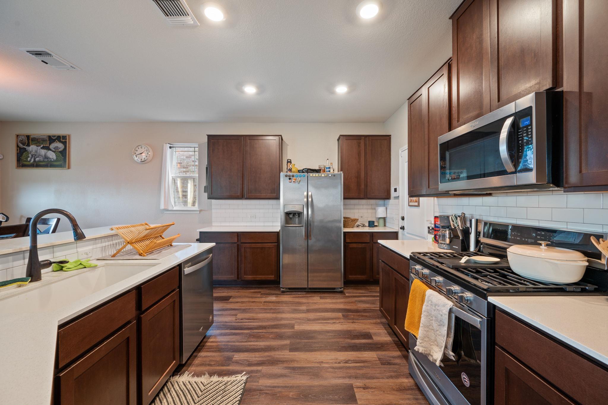 325 Fort William St, Hutto, TX 78634