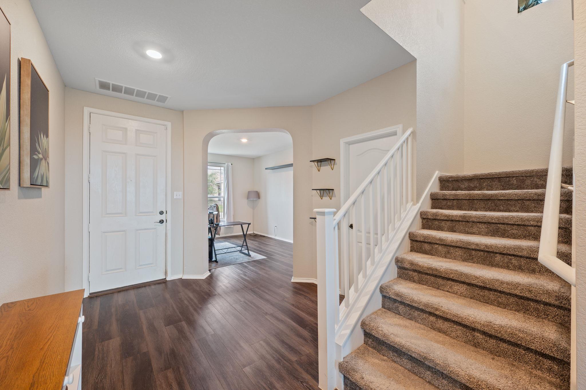 325 Fort William St, Hutto, TX 78634