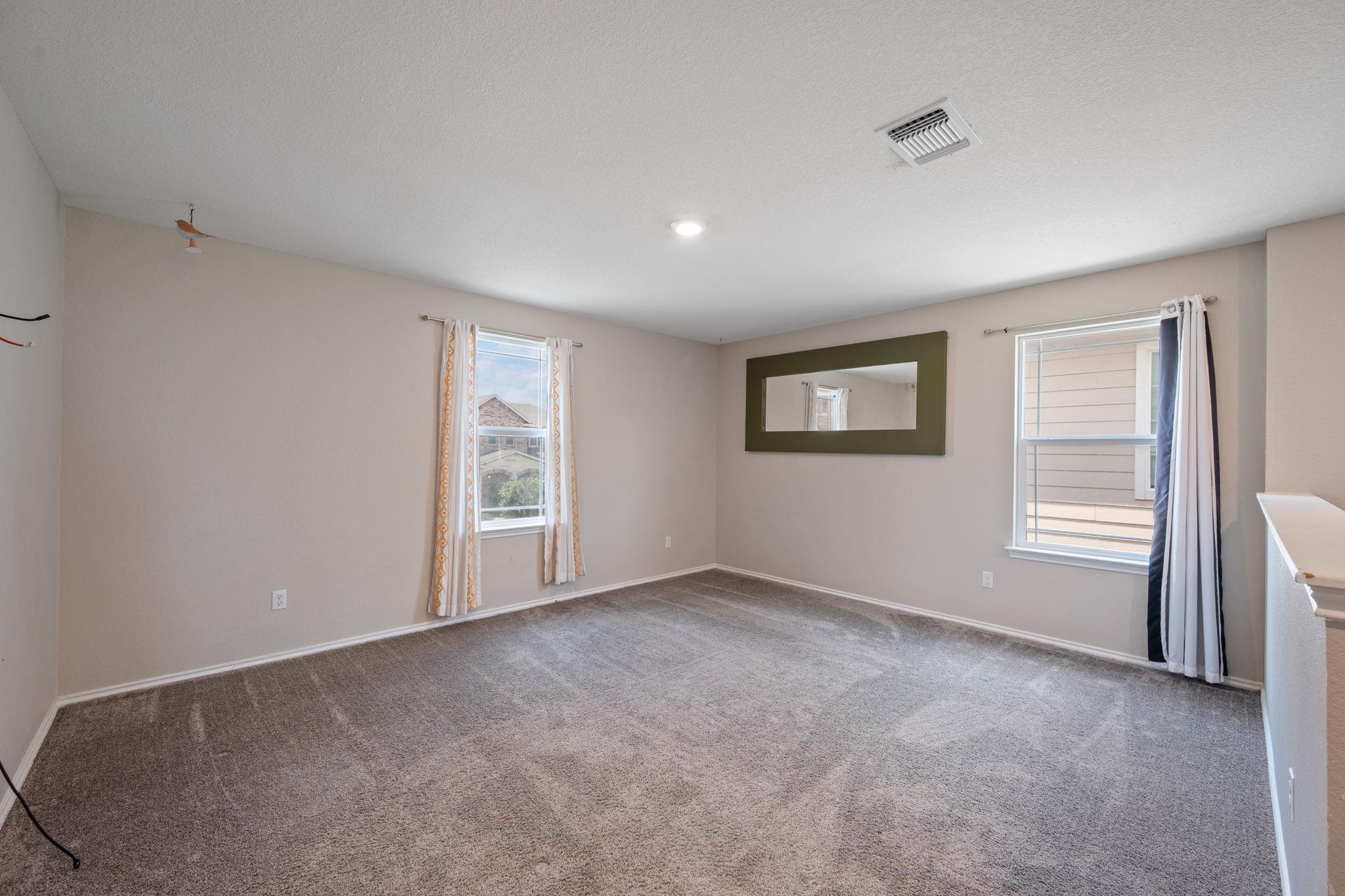 325 Fort William St, Hutto, TX 78634