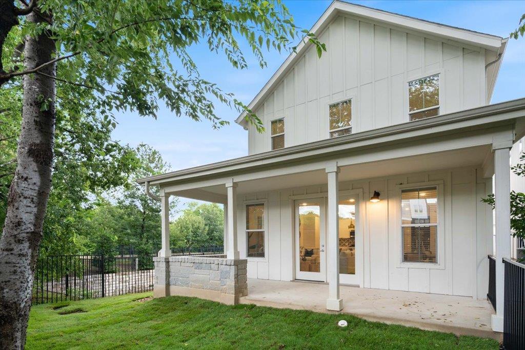 2624 Metcalfe Rd # 10, Austin, TX 78741