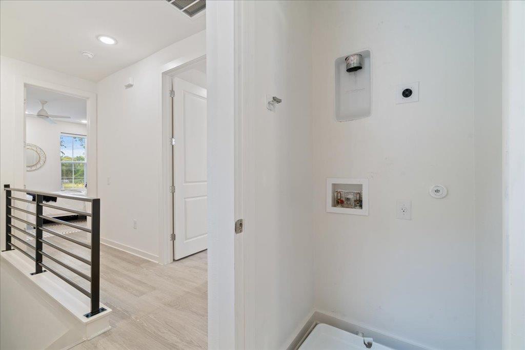 2624 Metcalfe Rd # 10, Austin, TX 78741