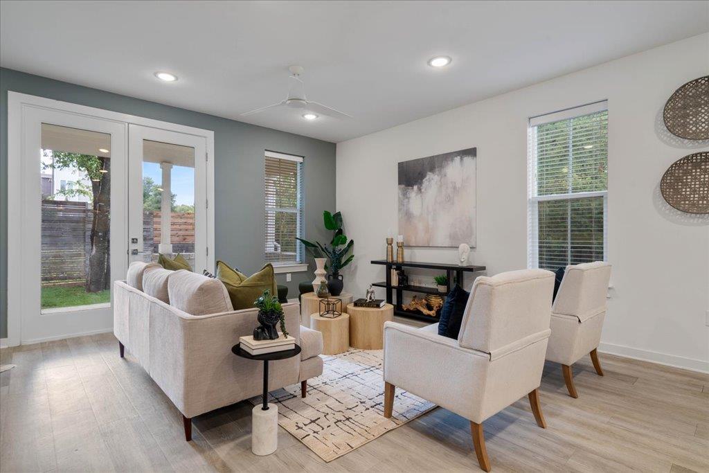 2624 Metcalfe Rd # 10, Austin, TX 78741