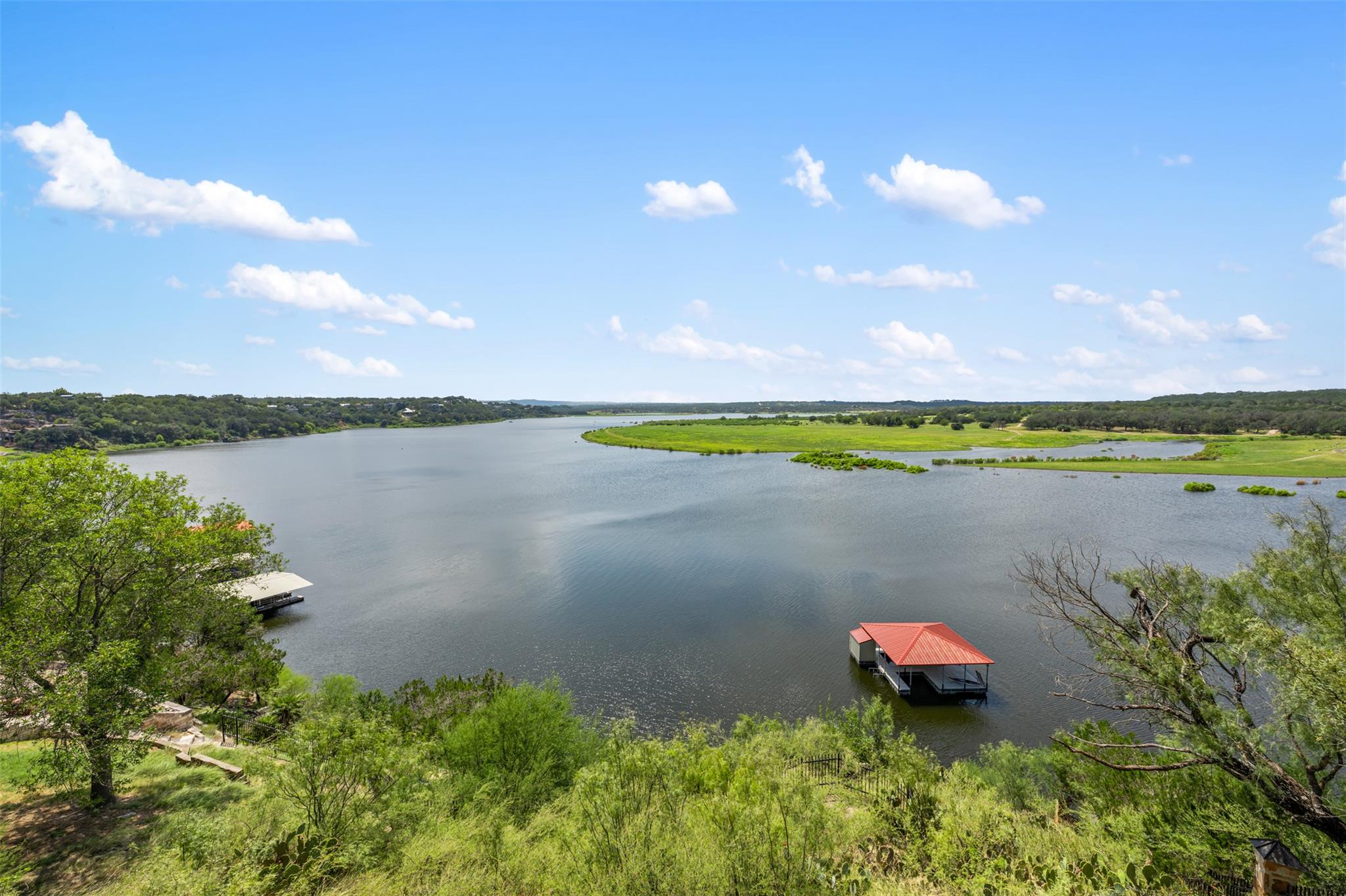 335 Harbor Dr, Spicewood, TX 78669
