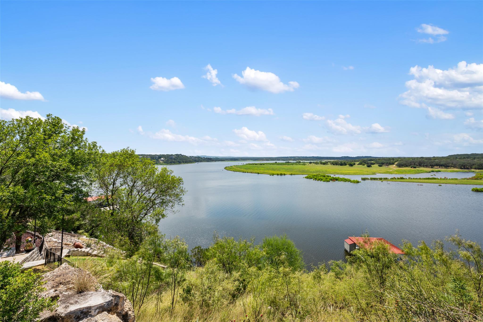 335 Harbor Dr, Spicewood, TX 78669
