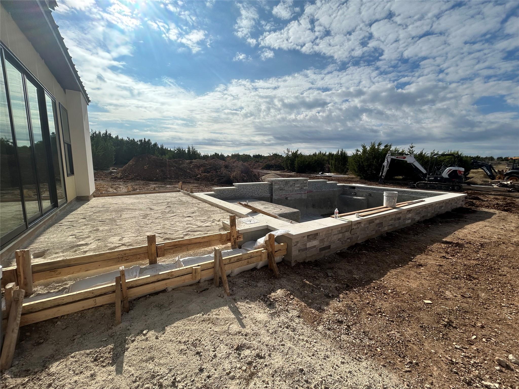 108 Lantana Bud Trl, Liberty Hill, TX 78642