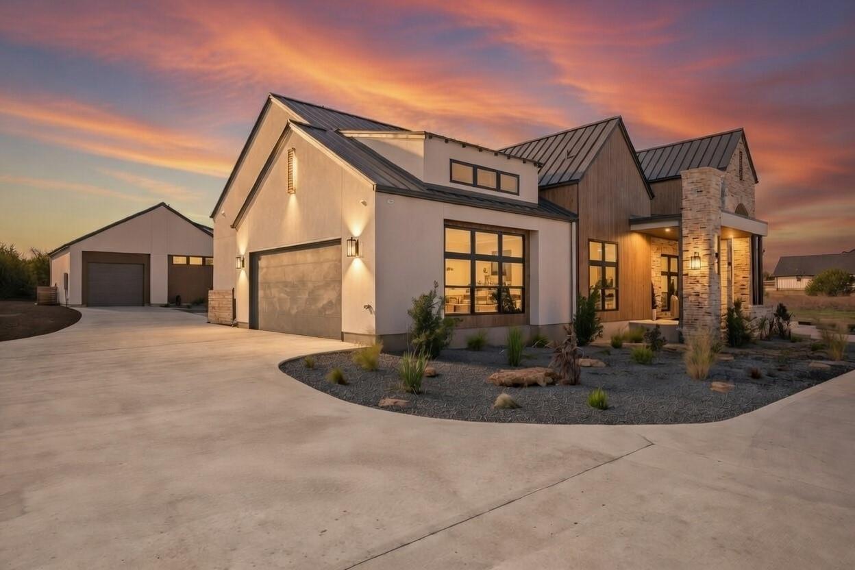 108 Lantana Bud Trl, Liberty Hill, TX 78642