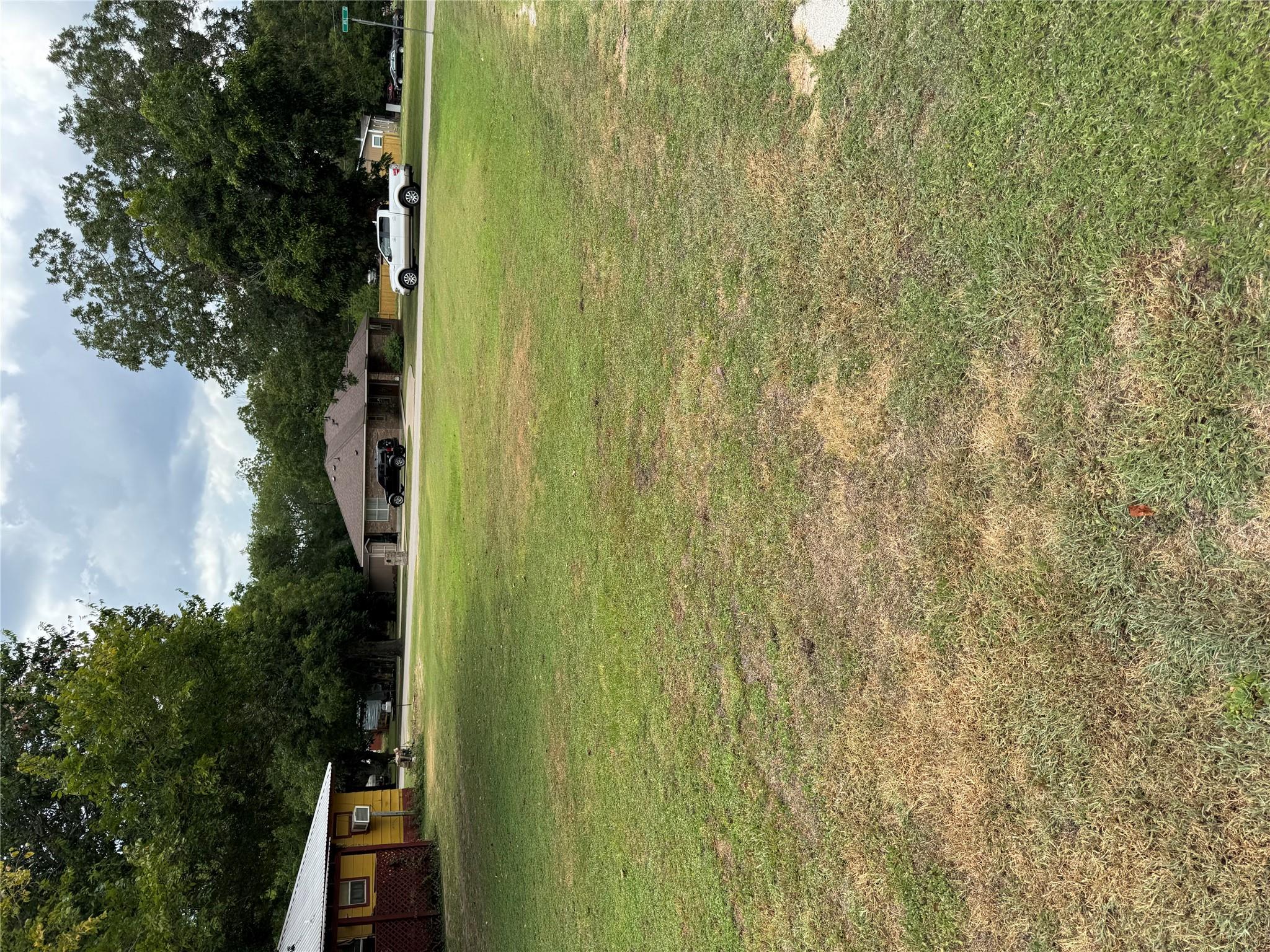 501 Hill St, Smithville, TX 78957