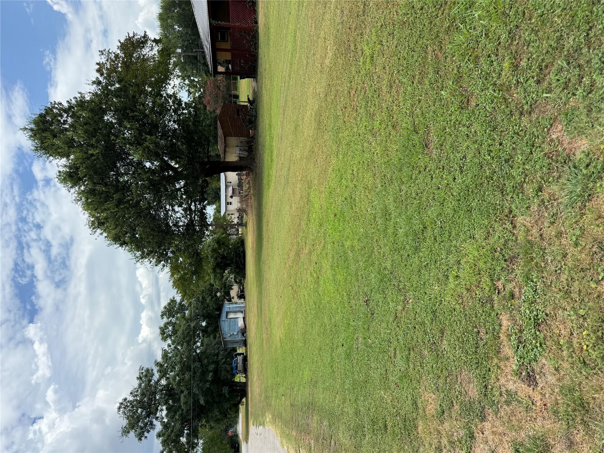 501 Hill St, Smithville, TX 78957