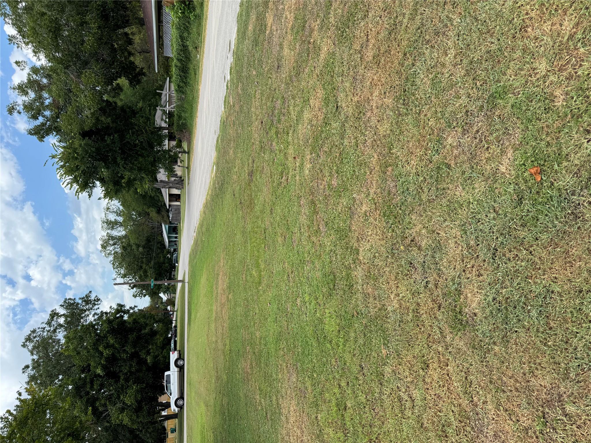 501 Hill St, Smithville, TX 78957