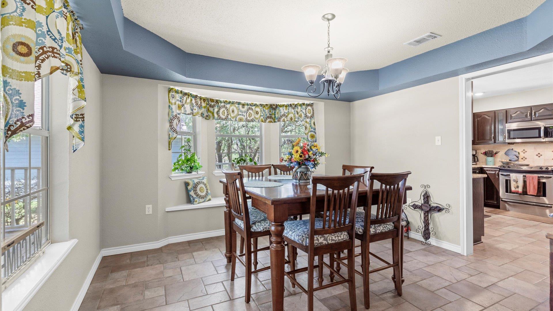 689 Abels Way, Canyon Lake, TX 78133