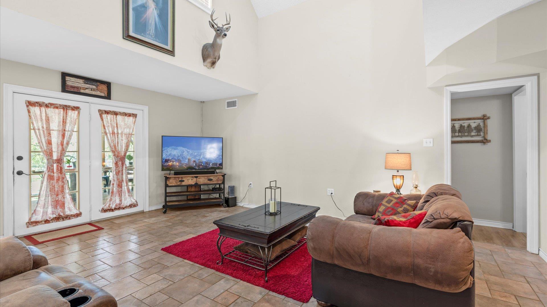 689 Abels Way, Canyon Lake, TX 78133