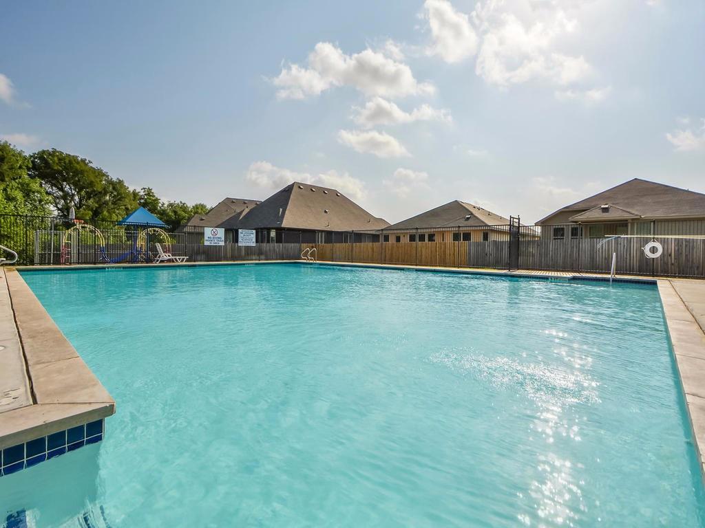 203 Fistral Dr, Hutto, TX 78634