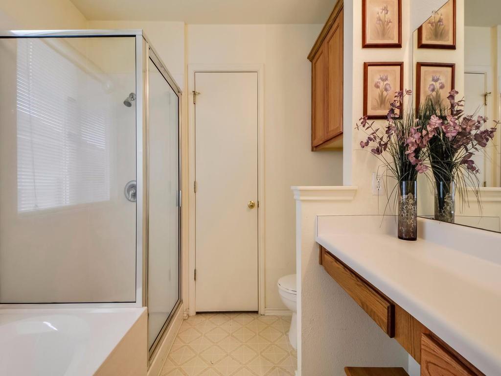 203 Fistral Dr, Hutto, TX 78634