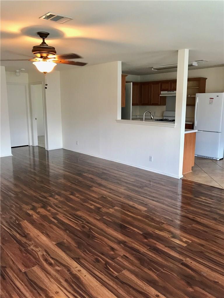 203 Fistral Dr, Hutto, TX 78634