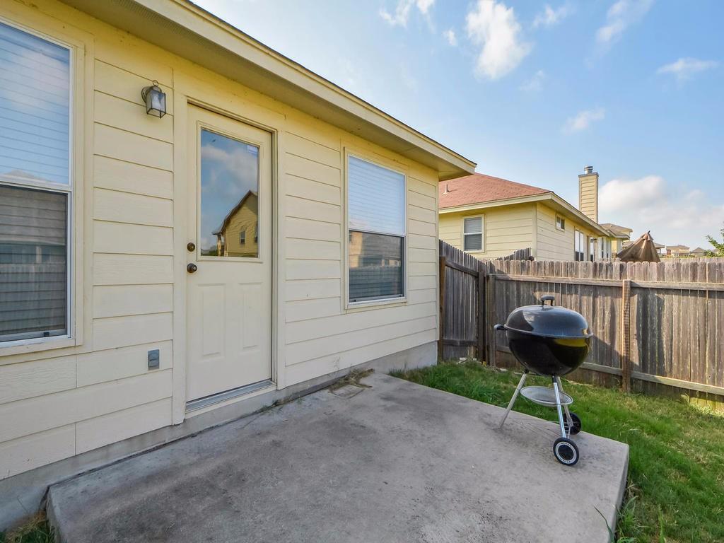 203 Fistral Dr, Hutto, TX 78634