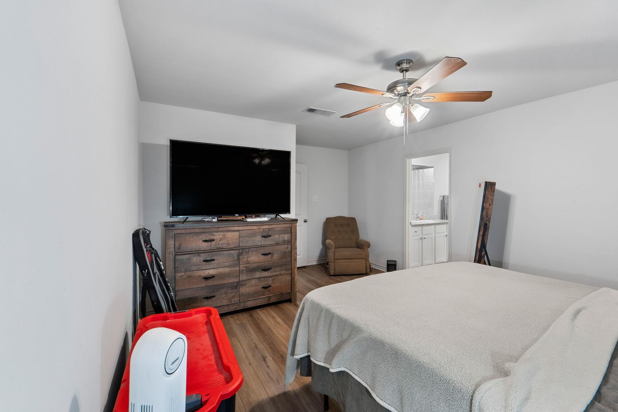 113 Stratton Ln, Jarrell, TX 76537