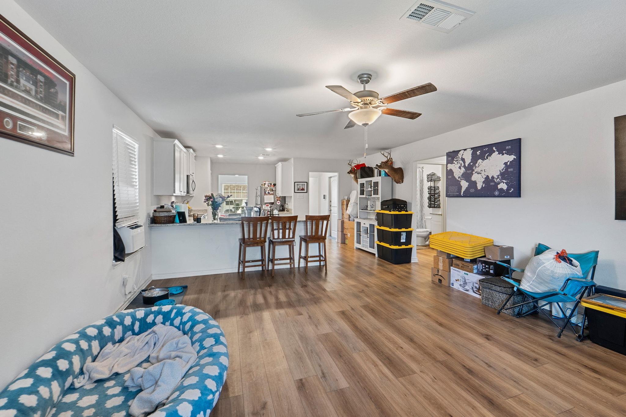 113 Stratton Ln, Jarrell, TX 76537