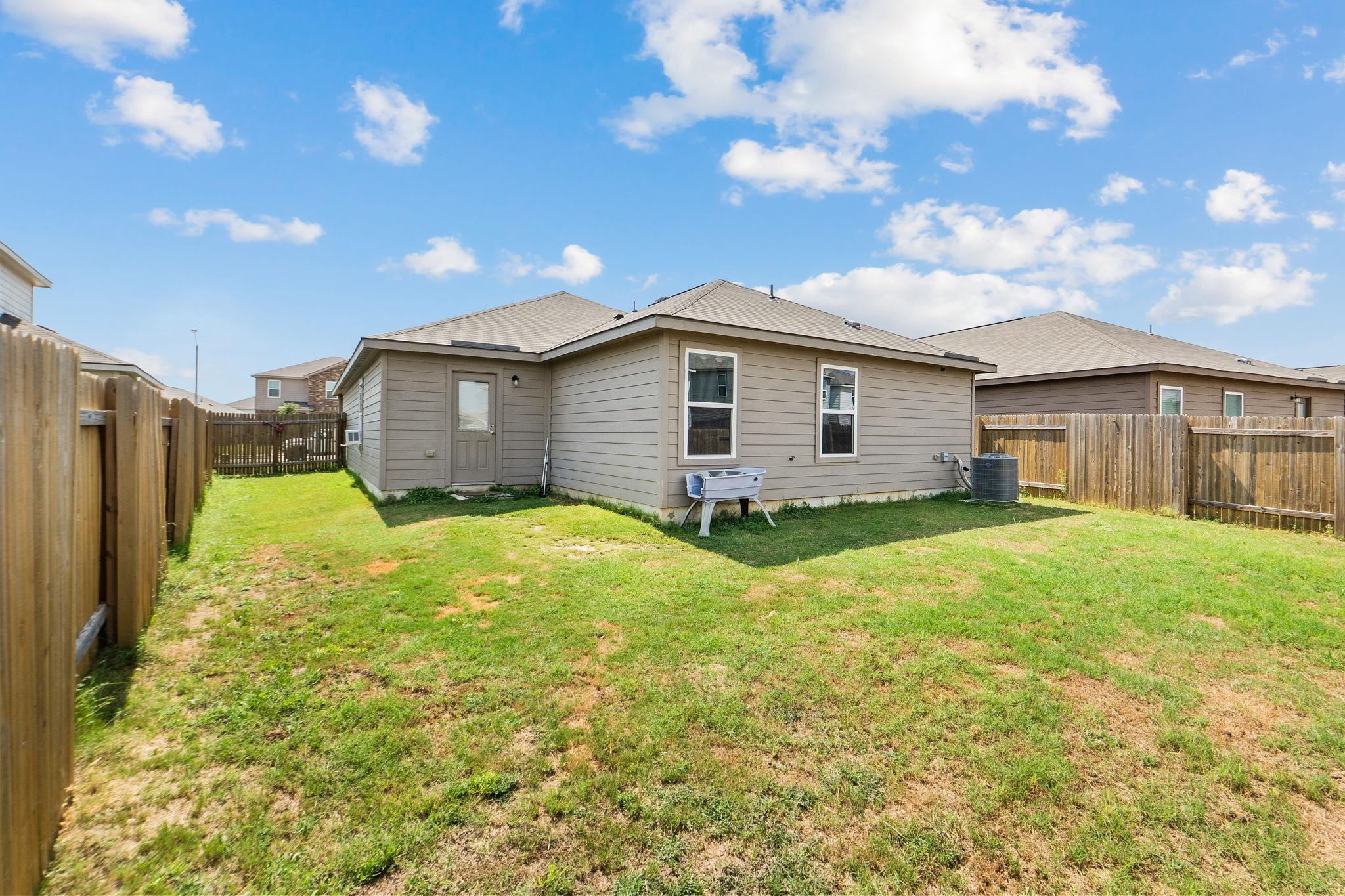 113 Stratton Ln, Jarrell, TX 76537
