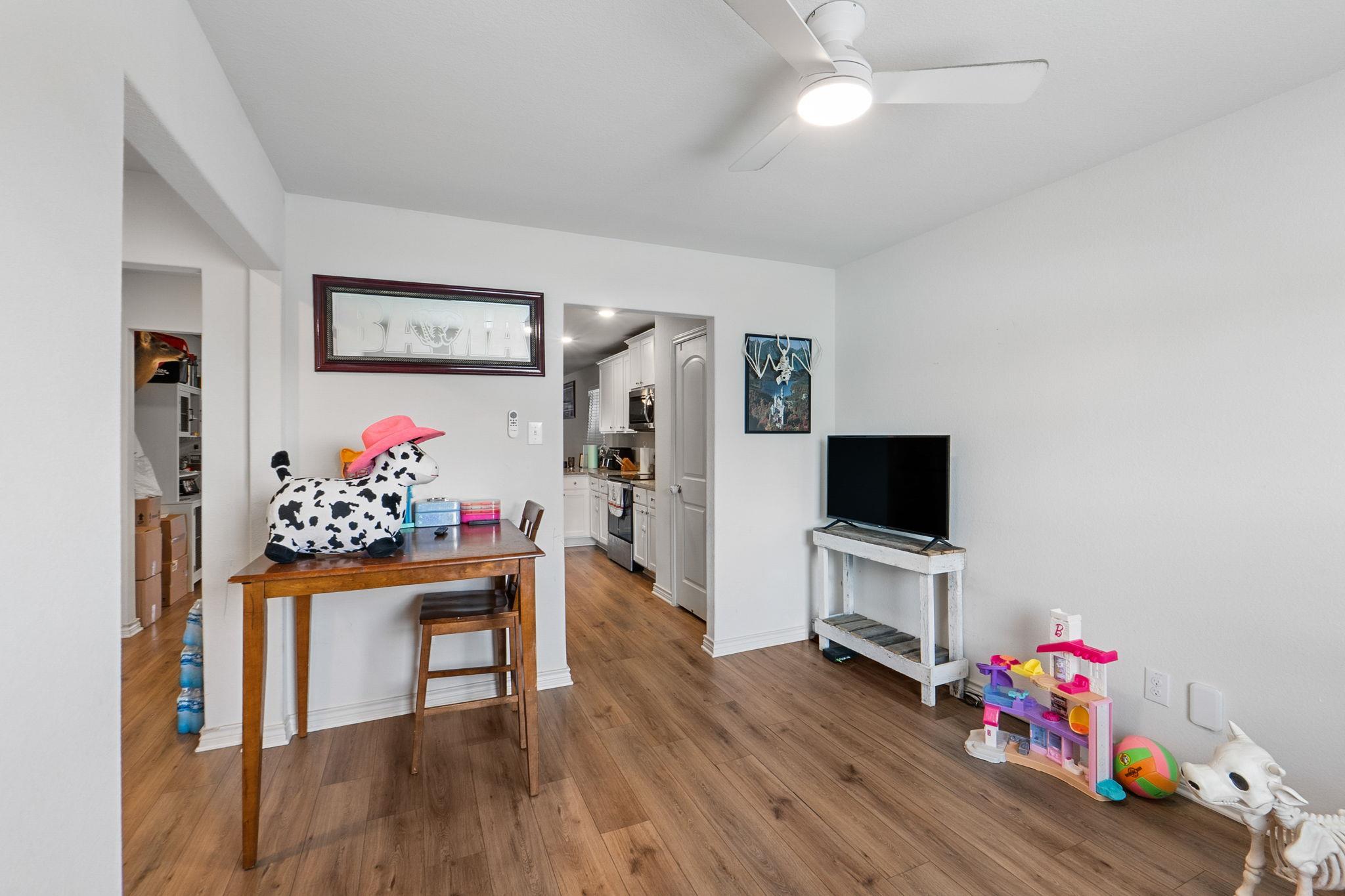 113 Stratton Ln, Jarrell, TX 76537