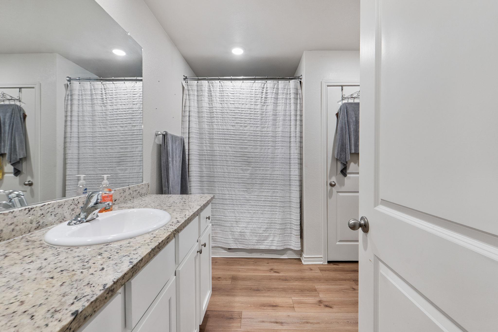 113 Stratton Ln, Jarrell, TX 76537