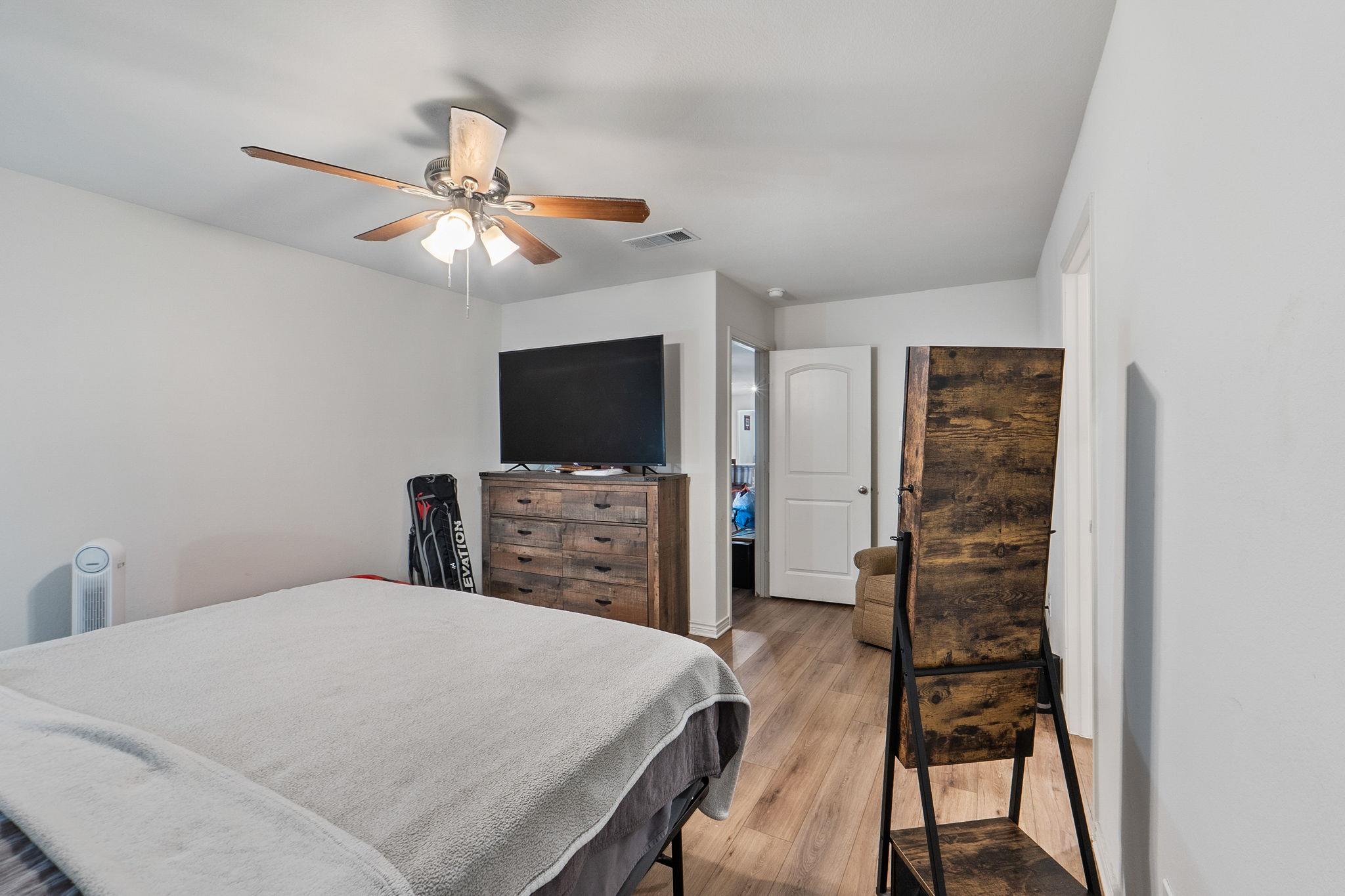 113 Stratton Ln, Jarrell, TX 76537