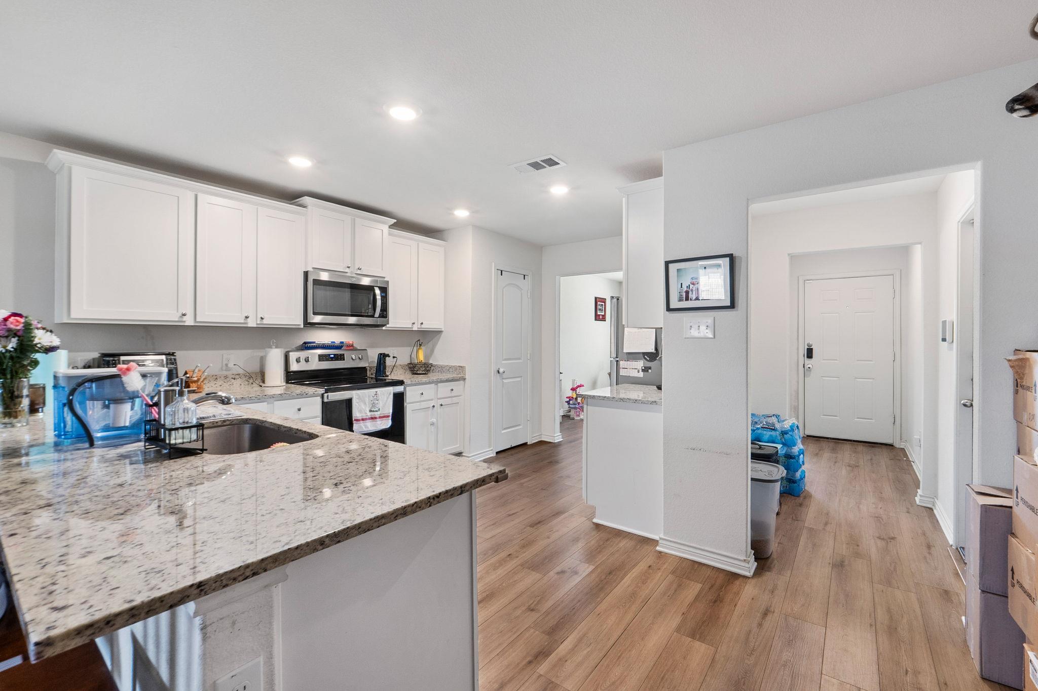 113 Stratton Ln, Jarrell, TX 76537