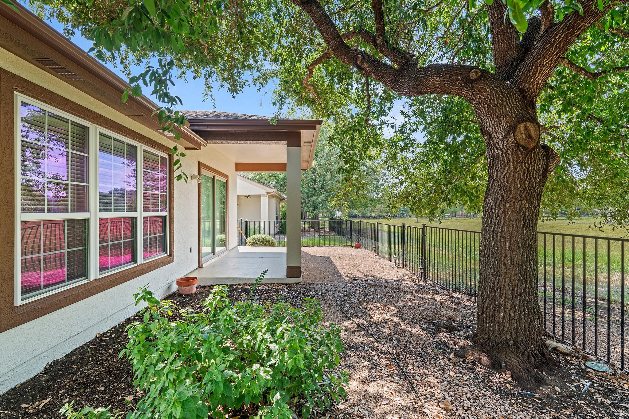 208 Crockett Loop, Georgetown, TX 78633