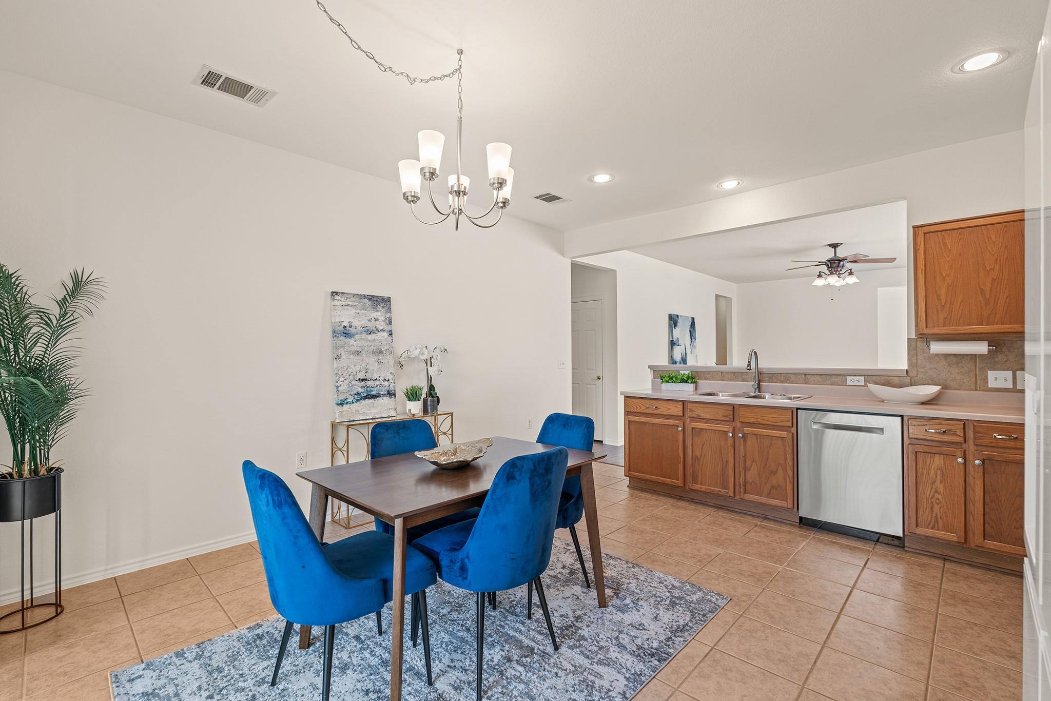 208 Crockett Loop, Georgetown, TX 78633