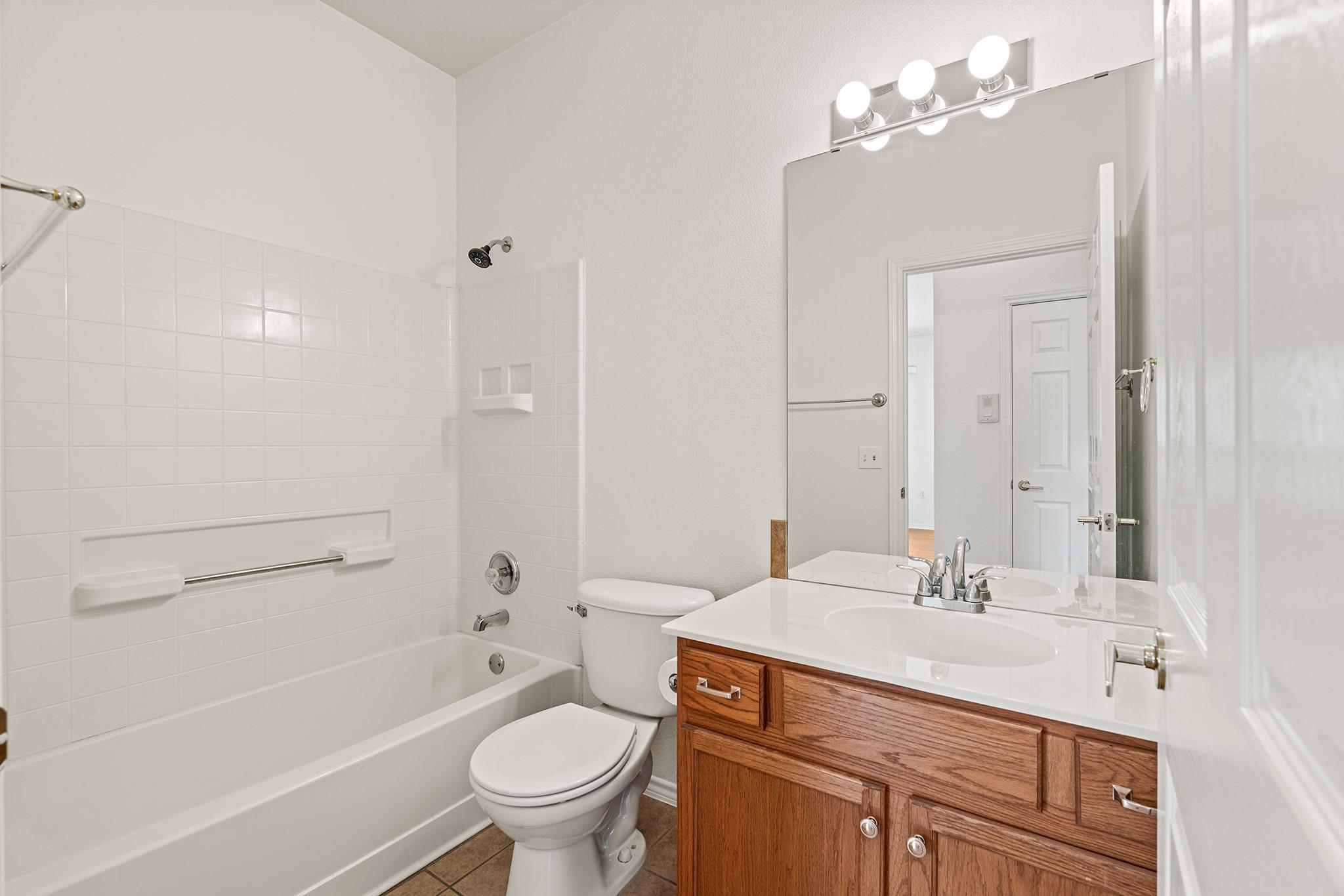 208 Crockett Loop, Georgetown, TX 78633