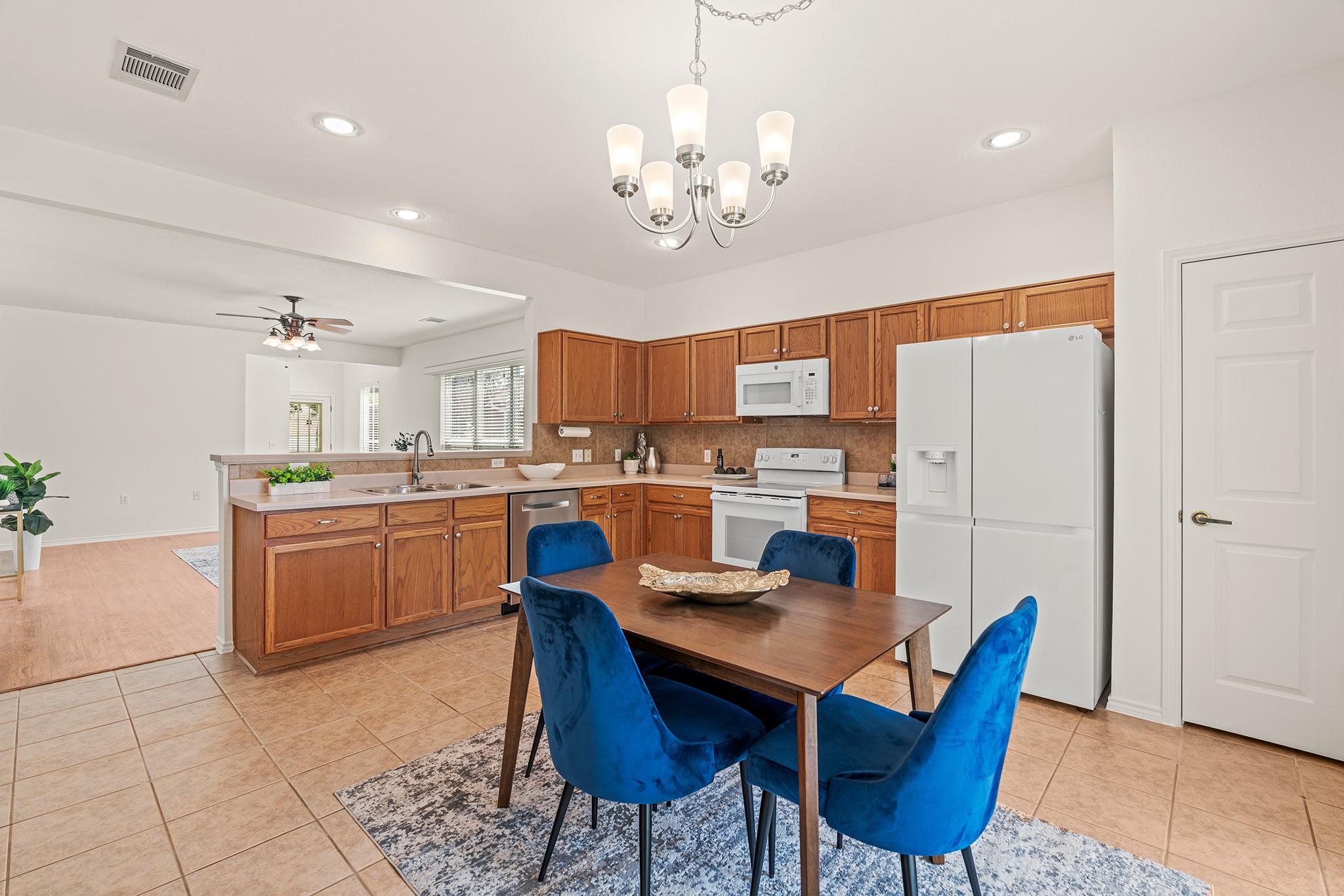 208 Crockett Loop, Georgetown, TX 78633