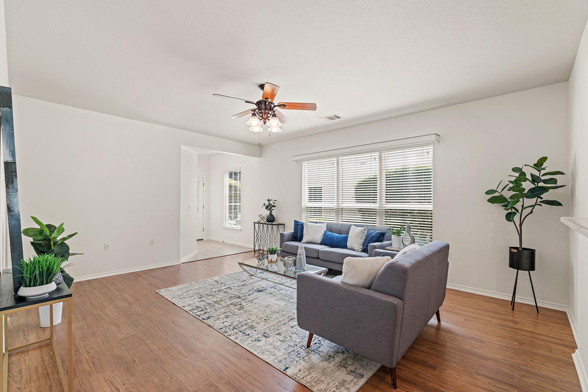 208 Crockett Loop, Georgetown, TX 78633