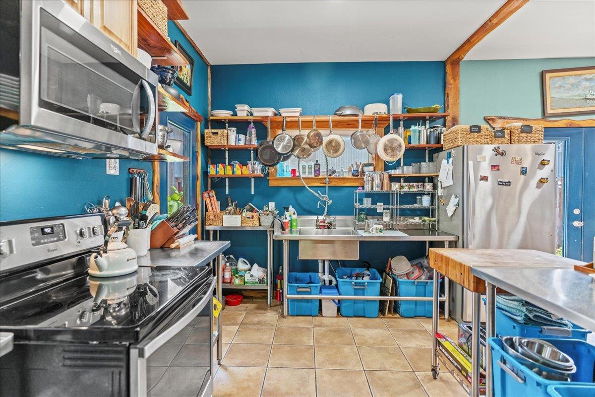 16933 #B Ranch Rd 12 # B, Wimberley, TX 78676