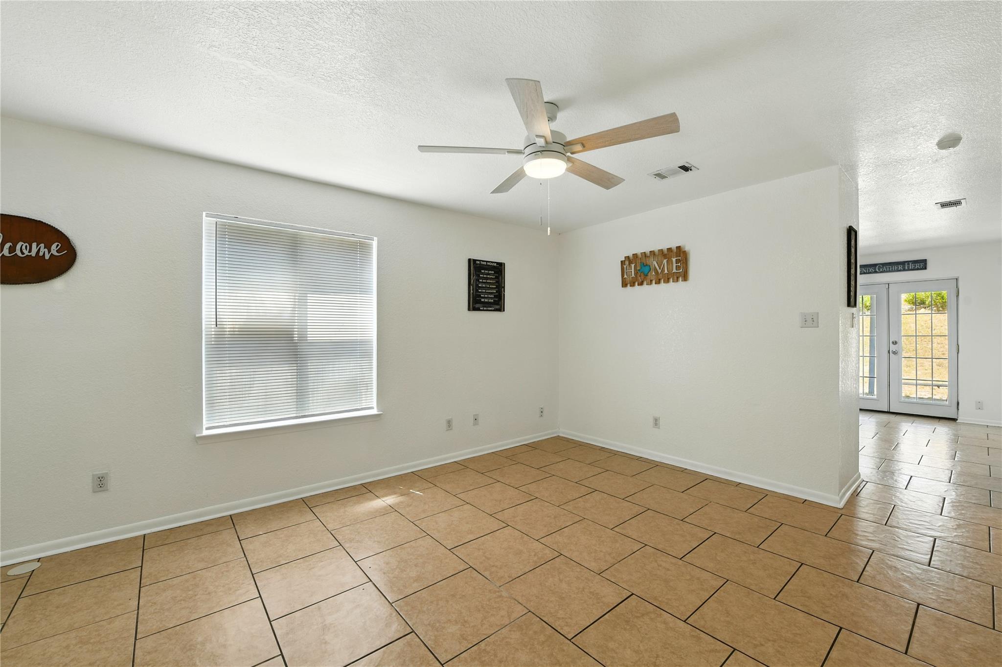 2410 Royal Crest Cir, Killeen, TX 76549