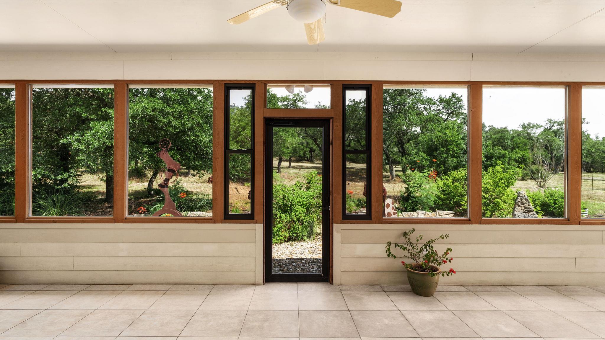 351 Fawn Meadow Dr, Dripping Springs, TX 78620