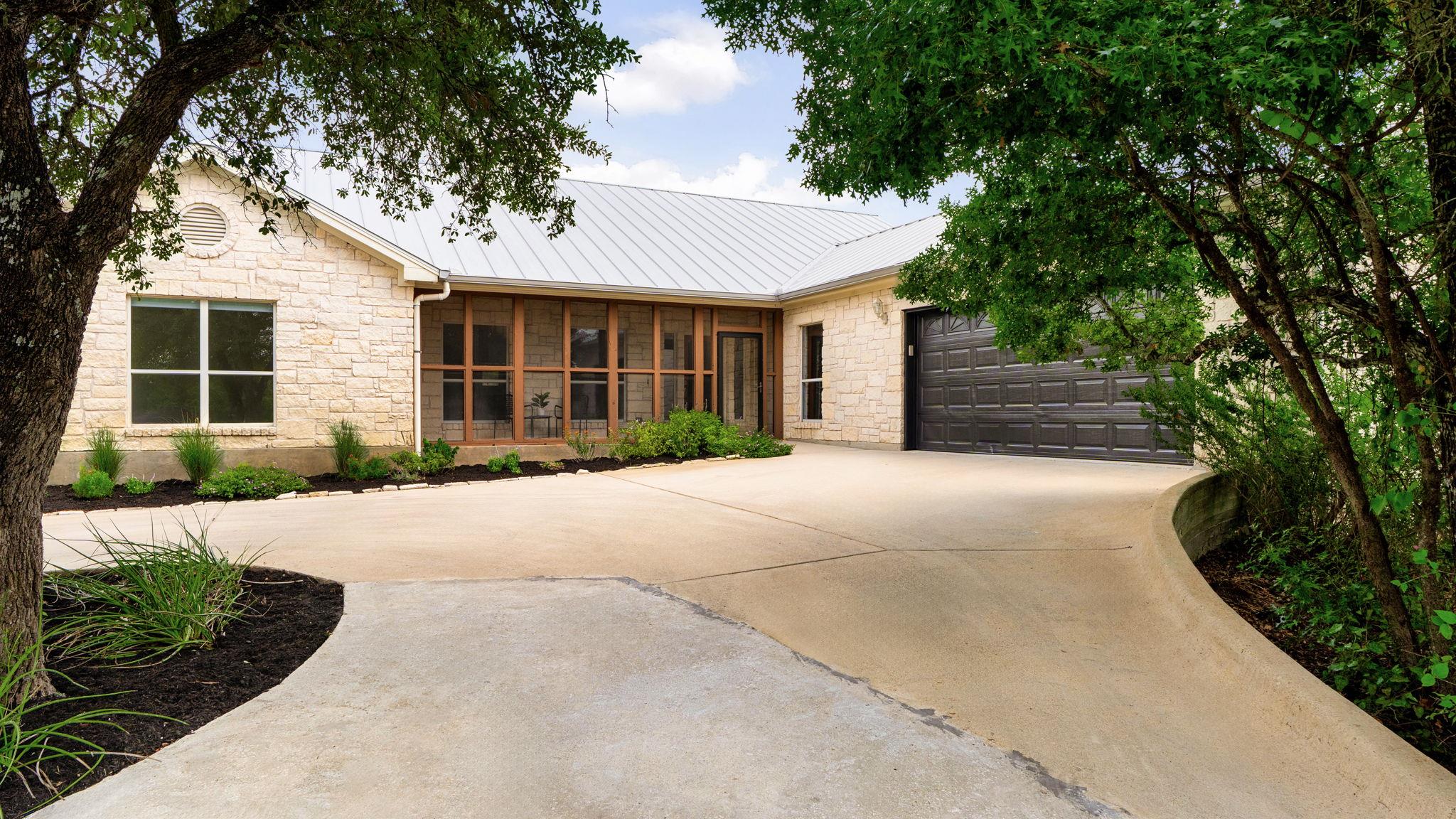 351 Fawn Meadow Dr, Dripping Springs, TX 78620