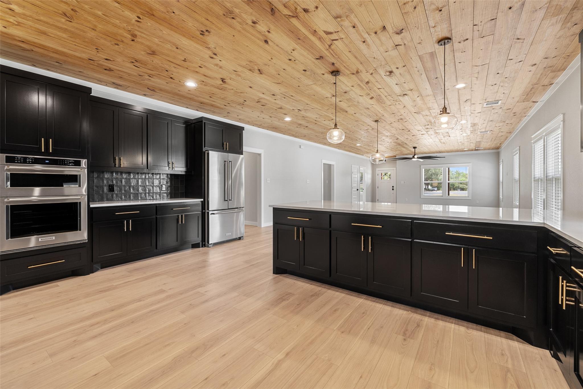 705 Sloan St, Taylor, TX 76574