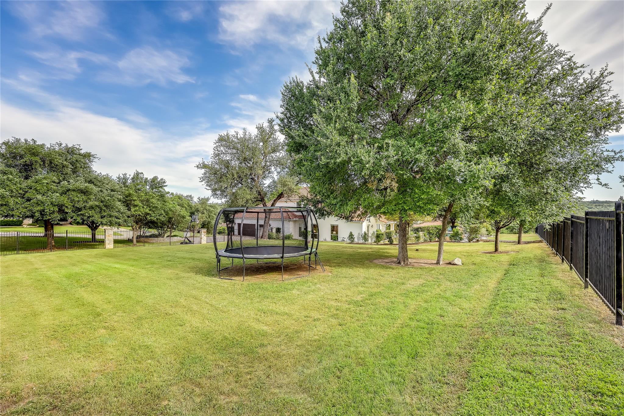 2116 Demona Dr, Austin, TX 78733