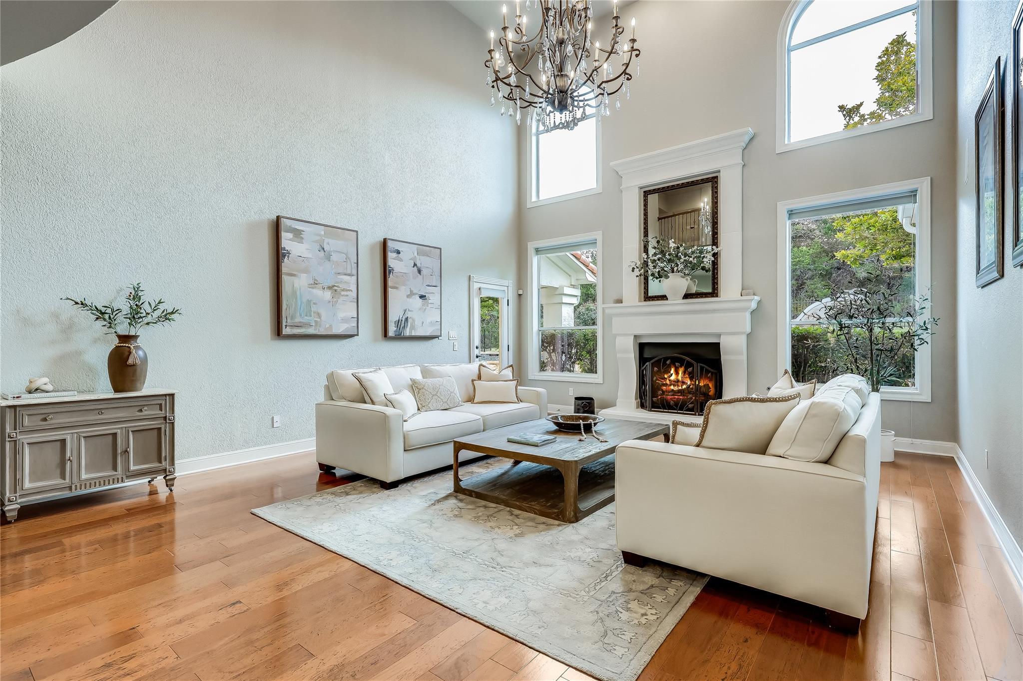 2116 Demona Dr, Austin, TX 78733